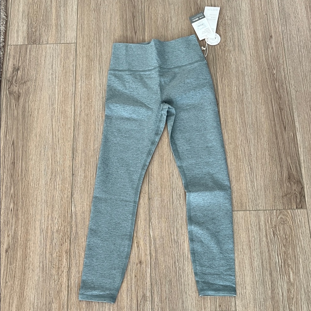 NWT Vuori clean elevation Sage Green Leggings